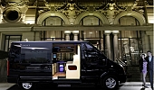 Thuê xe limousine dcar đi sân Golf Sky Lake
